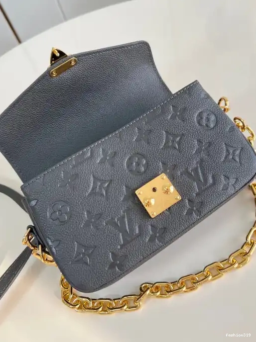 VUITTON METIS WEST EAST POCHETTE LOUIS 0326